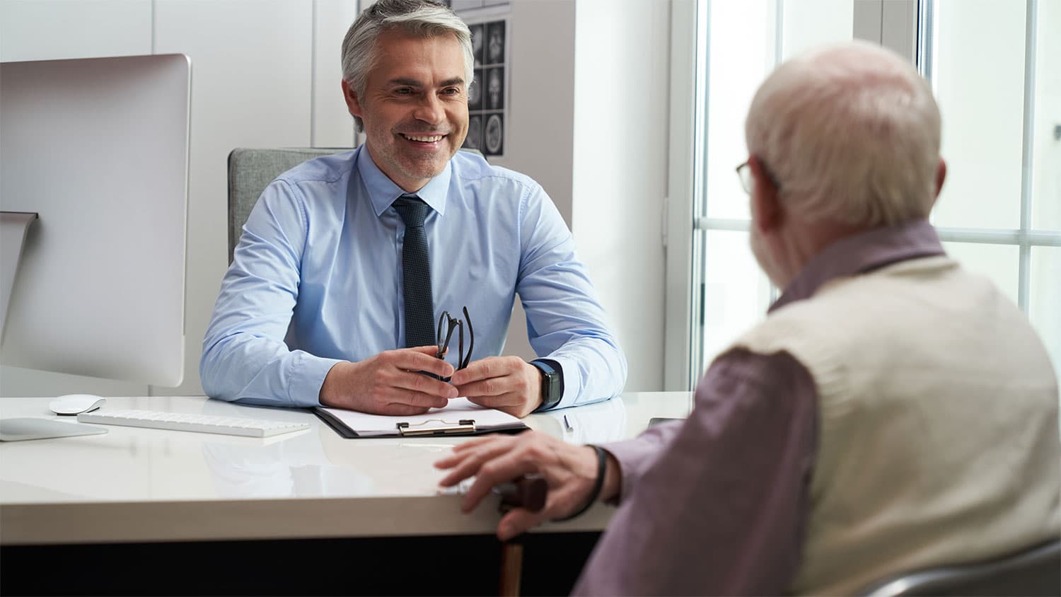 Equipo de salud mental atendiendo a un residente